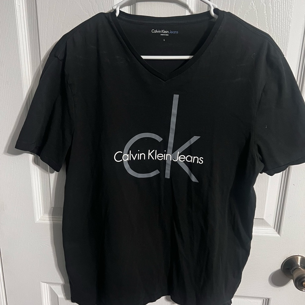 Calvin Klein v neck large